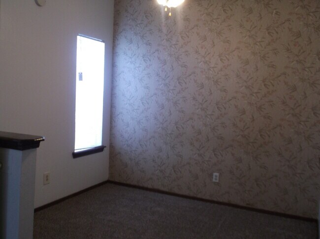 Photo - 2 Bed, 1 1/2 Bath, 1 Car Garage