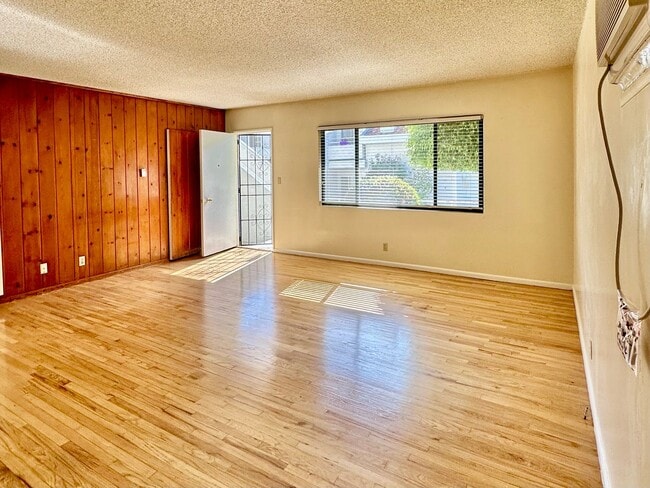 Photo - 1338 N Columbus Ave Unit A