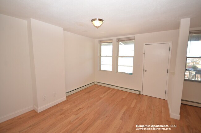 Photo - 67 Shawmut St Unit 3