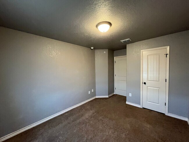 Photo - 6422 Marcel Way