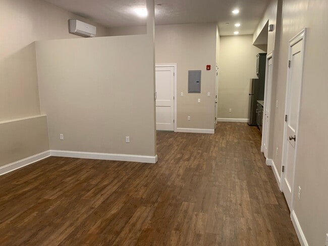 Building Photo - 149 Washington St Unit 1