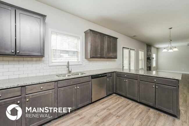 Photo - 1025 Overlook Walk Way