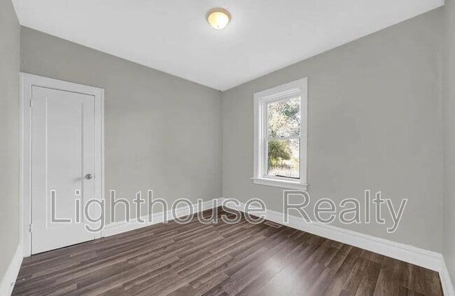 Photo - 1319 Marshall St