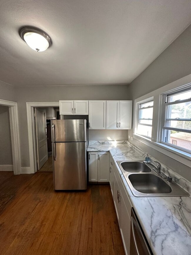 Photo - 4 Bedroom Near UWM Campus