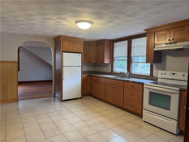 Photo - 83 Farnum Pike