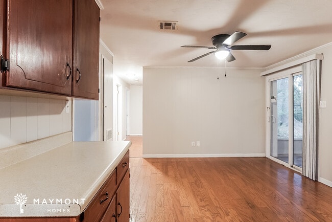 Photo - 605 Woodvale Rd