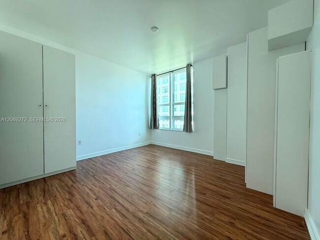 Photo - 950 Brickell Bay Dr Unidad 1108