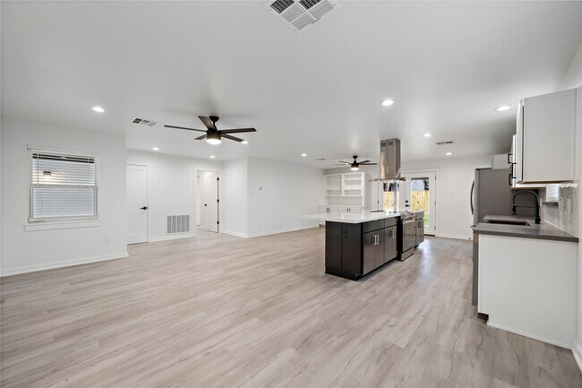 Photo - 5703 De Milo Dr