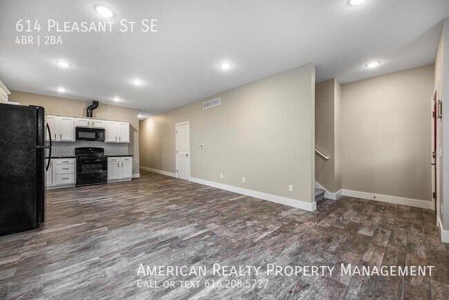 Photo - 614 Pleasant St SE