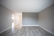 2BR, 2BA-1016 SF