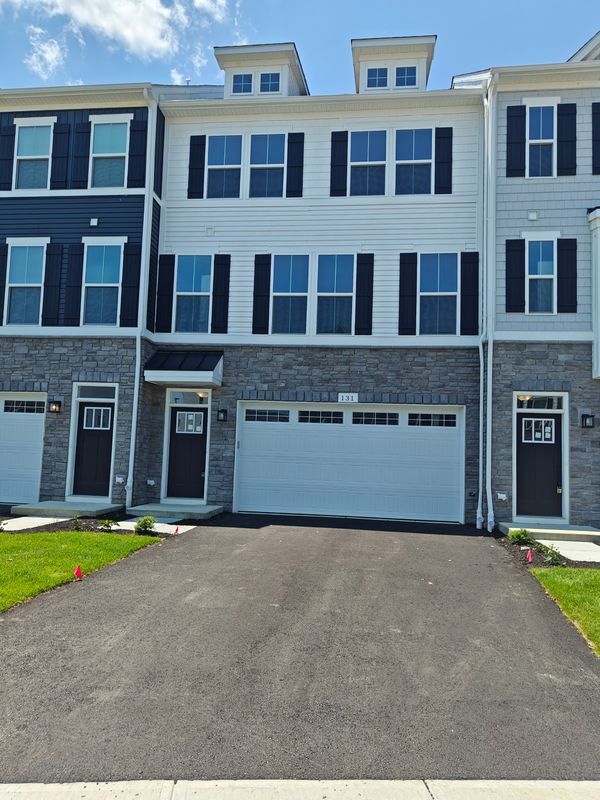 Building Photo - 131 S Durham Dr Rental