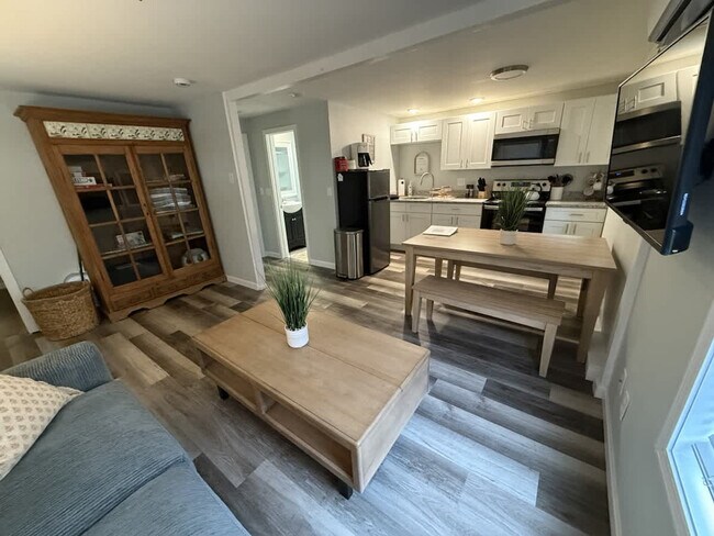 Building Photo - 4 Auburn Ave Ext Unit ID1312435P Rental