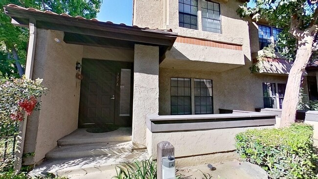 Photo - 307 E Chapman Ave