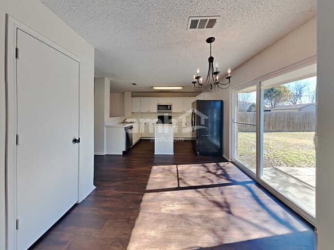 Photo - 2328 Tisbury Way