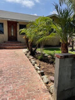 Front - 1013 Rosewood Ave