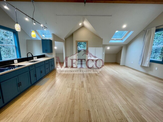 Building Photo - 24401 Unit 212A