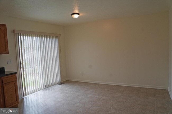 Photo - 122 Sinker Dr