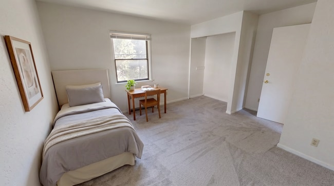 Photo - 126 Hill St