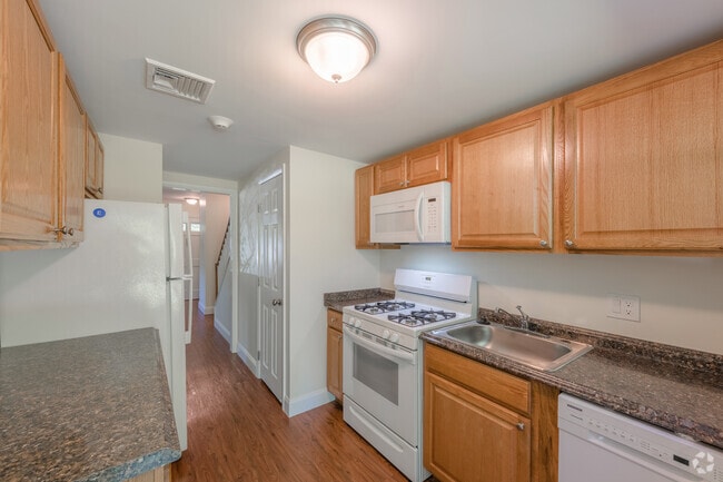 2 BR 1 BA Townhome