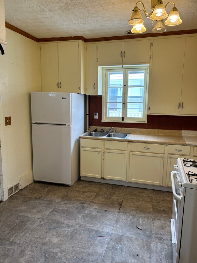 403 W South Park Ave Unit Lower