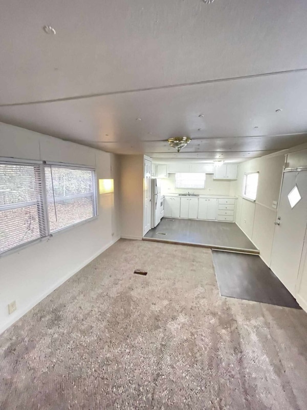 Photo - 400 Ball Park Rd