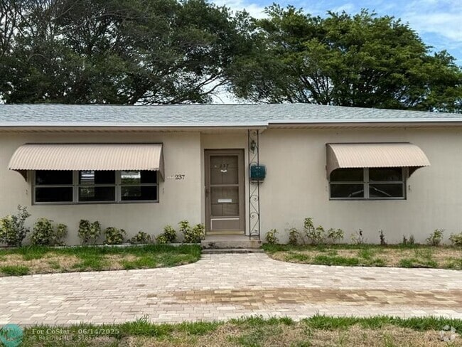 Building Photo - 237 E Ilex Dr Rental
