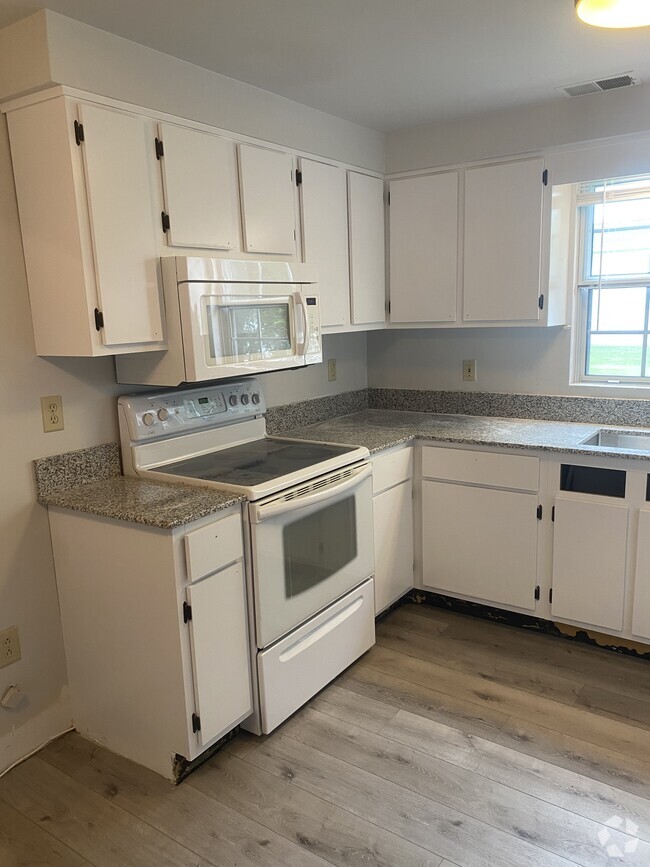 Building Photo - 32C Chestnut Ct Rental