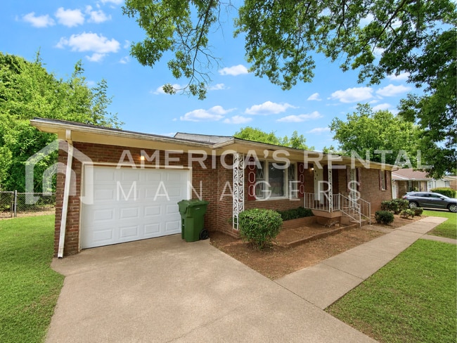 Photo - Home for Rent in Huntsville! Minutes from Downtown & Bridge Street Town Centre! AVAILABLE NOW!