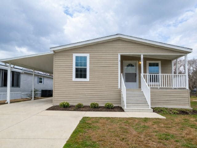 Building Photo - 3323 NE 14th St