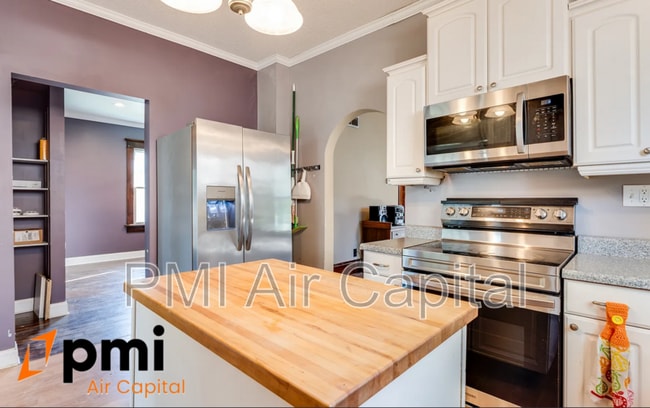 Photo - 520 Old Main St