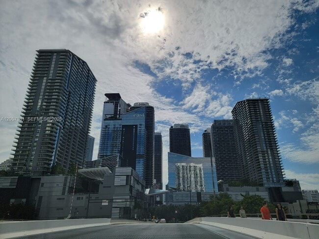 Building Photo - 350 S Miami Ave Unit 1515