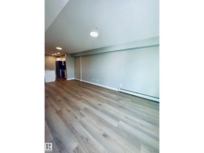 Photo - #320 1506 TAMARACK BV NW