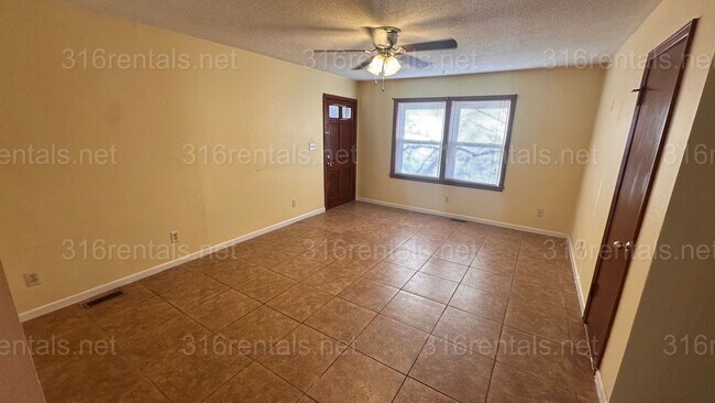 Photo - $675 - 2 bed 1 bath - Duplex Unit 225
