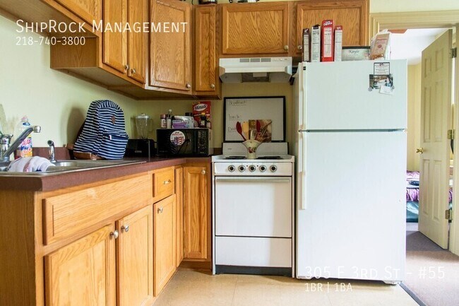 Photo - 305 E 3rd St Unidad #55