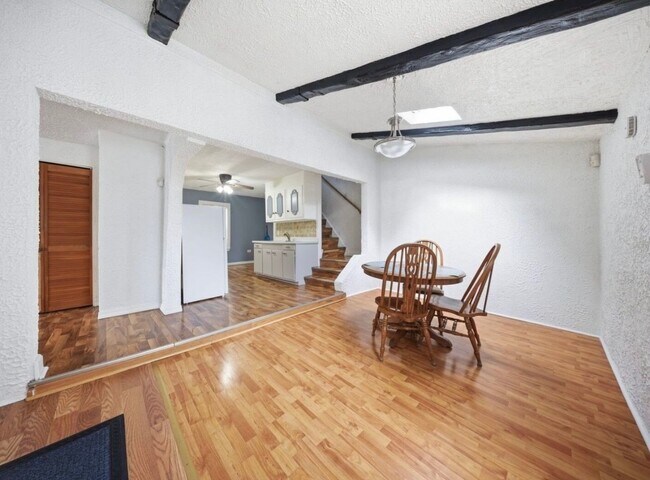 Photo - 604 N 8th Ave