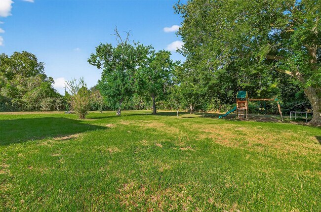 6250 N Mallard Dr