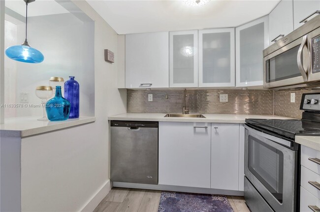 Photo - 2600 Collins Ave Condo Unit 204