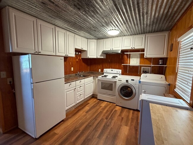 Photo - Cozy Studio House For Rent!