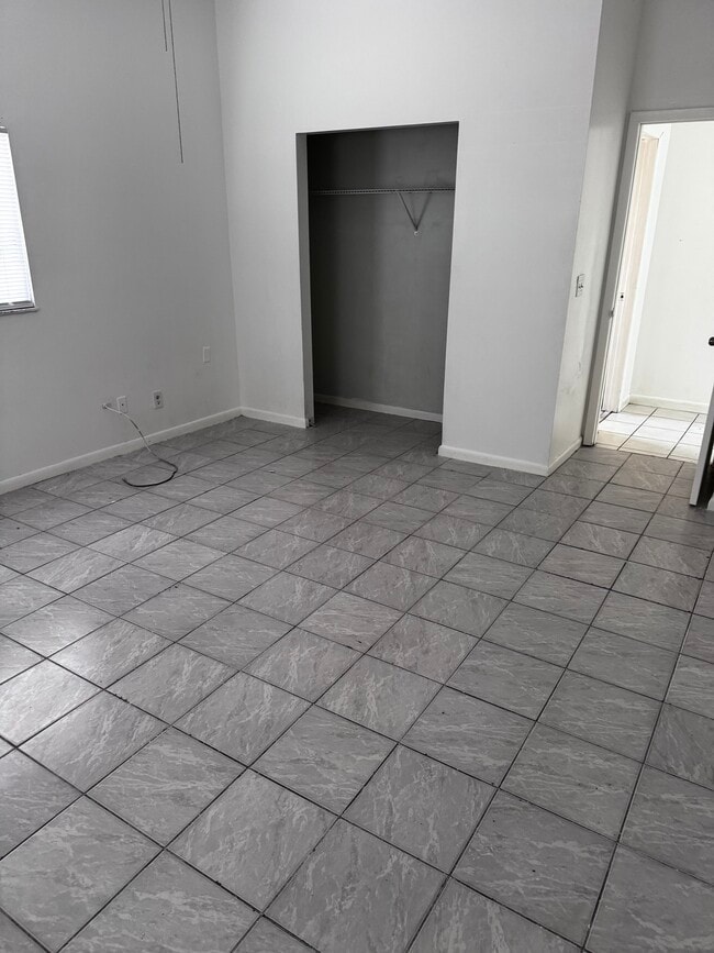 Photo - 1047 Abrams Blvd