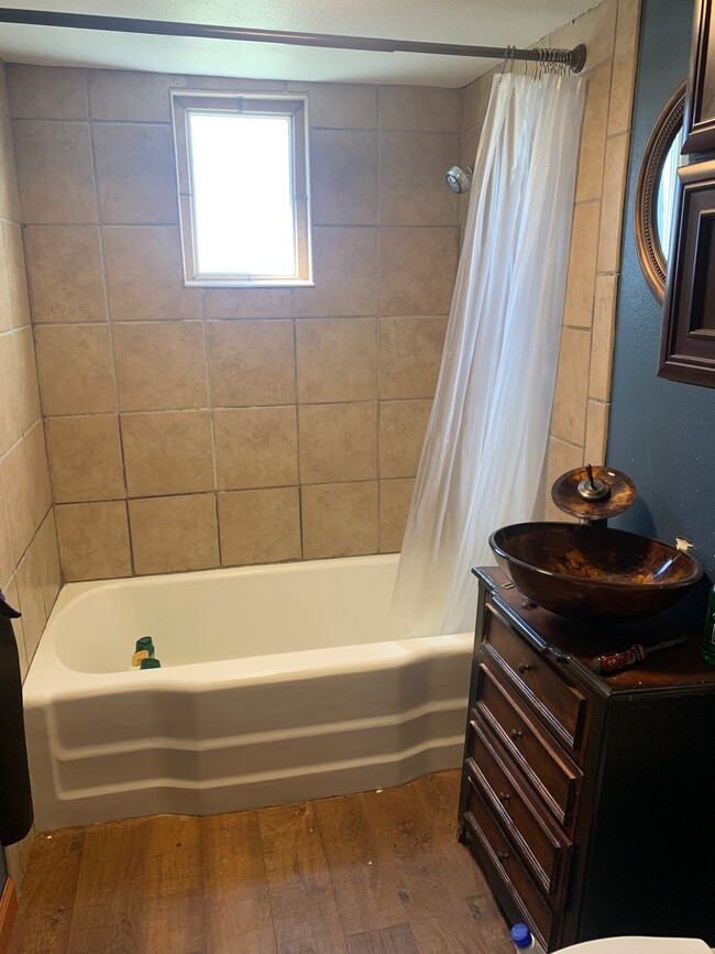 Photo - 2400 E 10th St