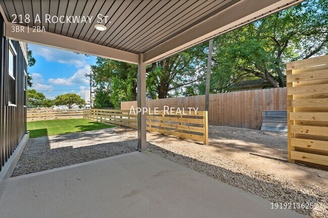 Photo - 218 W Rockway St