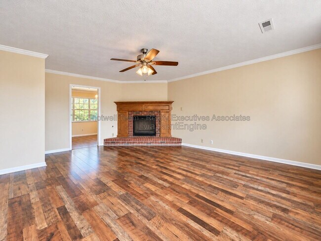 407 Herringbone Ct