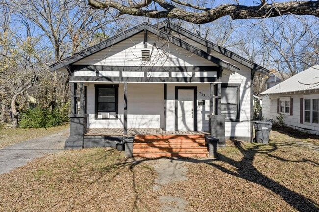 Photo - 213 6th Ave NW