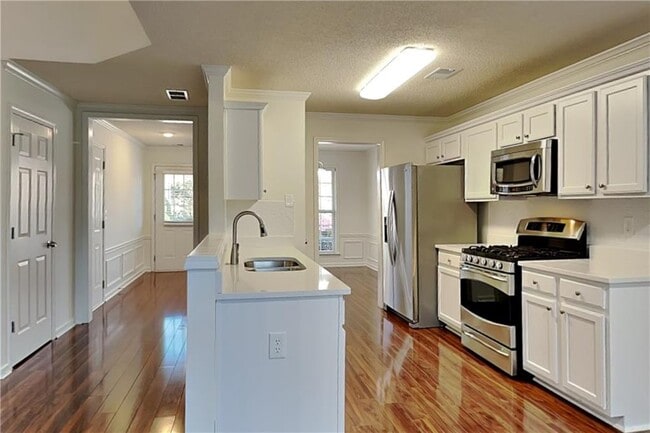 Photo - 595 Alstonefield Dr