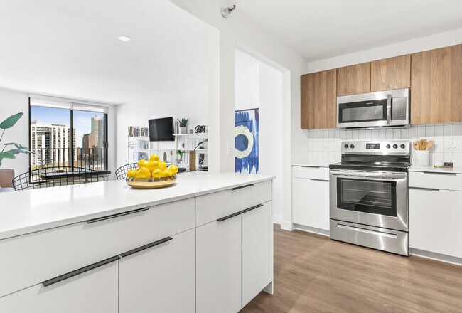 Photo - 1250 N La Salle Dr Unit 1008