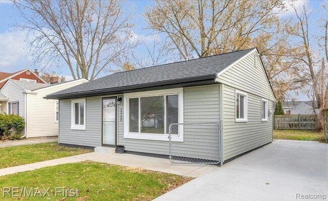 Photo - 23108 Pilgrim Ave