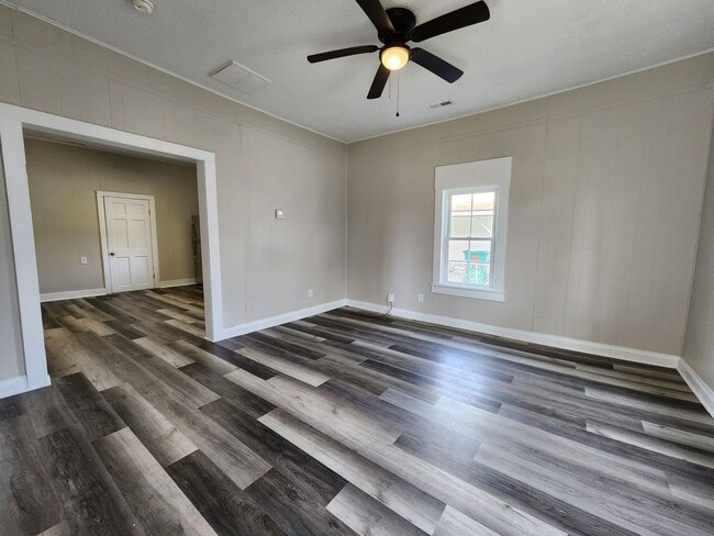 Photo - Spacious 1-Bedroom, 1-Bathroom Home AVAILABLE NOW!!