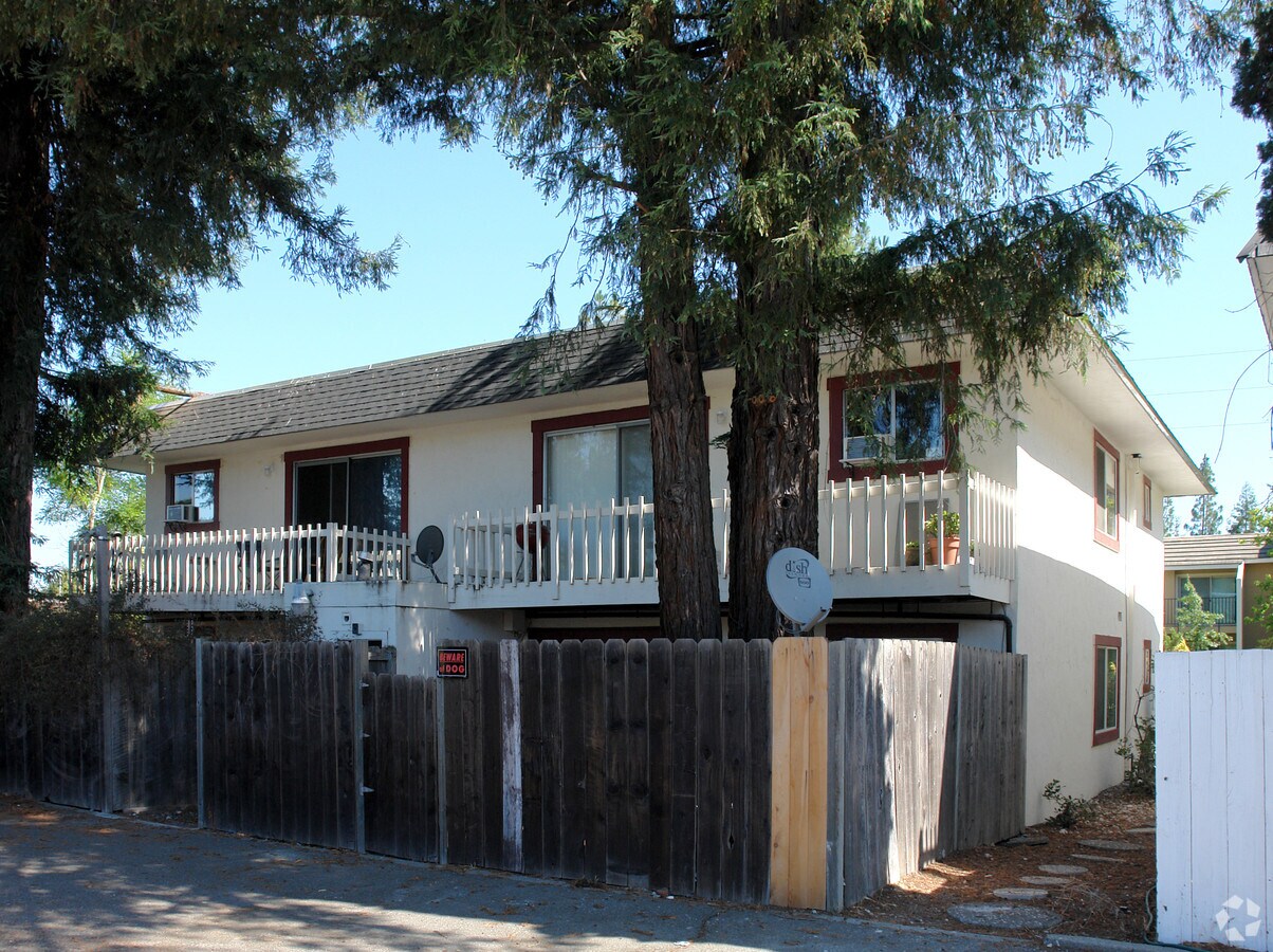 Photo - 2805 Saint Paul