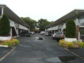 Building Photo - 14021 S Tracy Ave