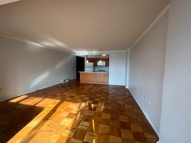 Photo - 9 Hawthorne Pl Unit 8P